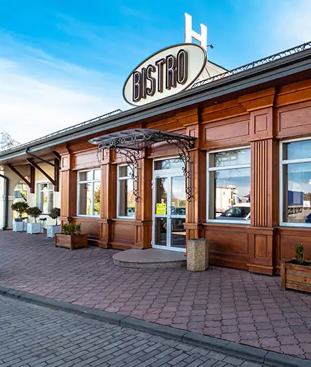 Bistró y restaurante en el Hotel Lotos